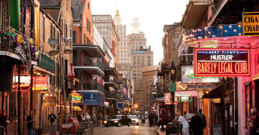 Bourbon_St_New_Orleans