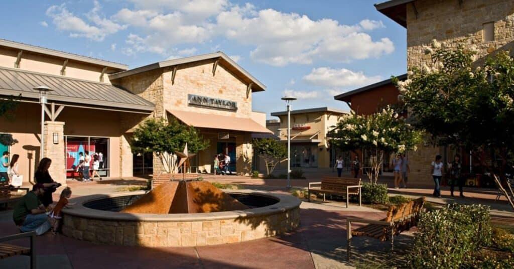 Round Rock Premium Outlets